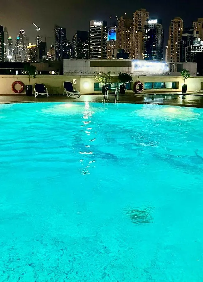 Апартаменты Fabolous Vacation Home In Dubai Marina
